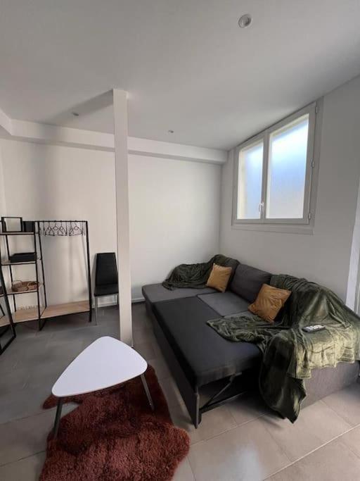 Appartement Idealement Situe Montereau-Fault-Yonne Exterior photo