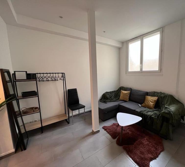 Appartement Idealement Situe Montereau-Fault-Yonne Exterior photo