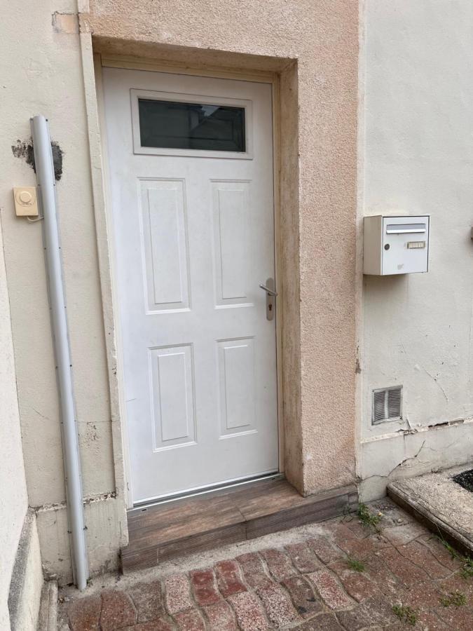 Appartement Idealement Situe Montereau-Fault-Yonne Exterior photo